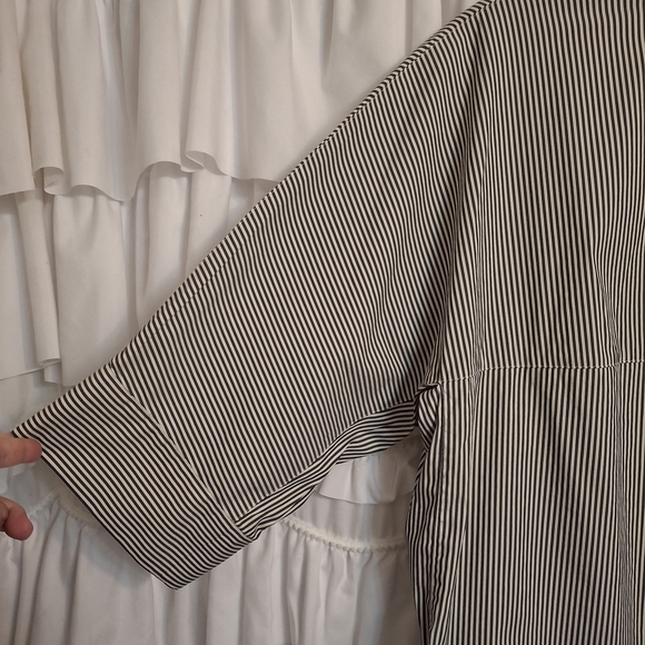 Lafayette 148 New York Black and White Striped Blouse M - Picture 3 of 6